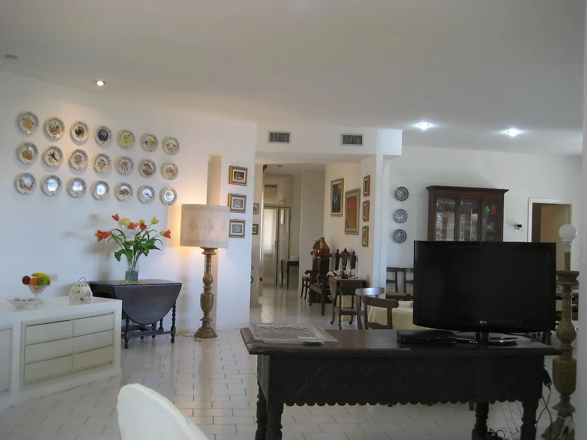 Villa Fernanda Santa Margherita di Pula 0*,  Ιταλία
